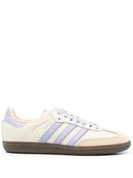 adidas: Светлые кроссовки 