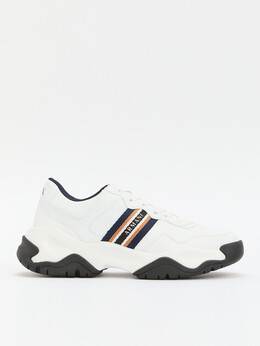 Armani Exchange: Белые кроссовки 