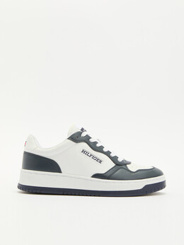 Tommy Hilfiger: Тёмные кроссовки 