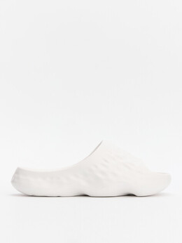 New Balance: Белые шлёпанцы 