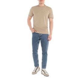 Guess: Бежевая футболка 