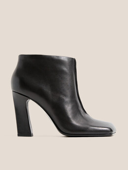 Ash: Чёрные ботинки 