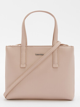 Calvin Klein: Розовая спортивная сумка 