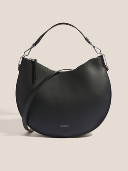 Coccinelle: Чёрная спортивная сумка 