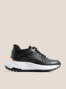 Guess: Чёрные кроссовки 