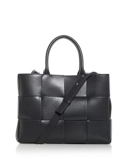 Маленькая кожаная сумка-тоут Arco Intreccio Bottega Veneta, черный 4910618 | black