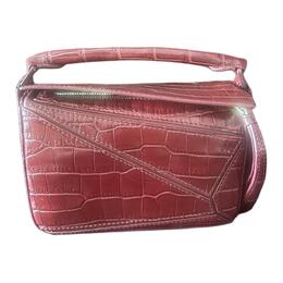 Loewe Мини-сумка через плечо для женщин с регулируемым ремешком Puzzle, фуксия a510u95x65-8555