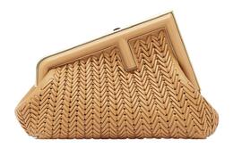 Fendi Первая клатч из телячьей кожи с одним плечевым ремнем Trumpets для женщин светло-коричневый 8bp129-apz6-f15kr