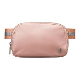 Lululemon Нейлоновая поясная сумка Everywhere Regular Unisex Pink Mist lu9bhgs-063986 | pink mist