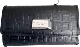 Женская сумка-клатч в форме чековой книжки с логотипом Tommy Hilfiger (черная), Black b0blmc33b1 | black