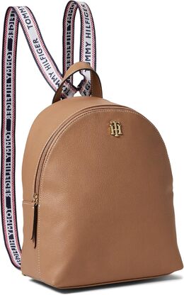 Рюкзак Tommy Hilfiger Adrienne II Small Dome из ПВХ Pebble Basket Brown One Size, Basket Brown b0d45dpvw6 | basket brown