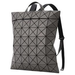 Рюкзак PVC Polyvinyl Chloride унисекс charcoal gray Issey Miyake bb56-ag691-14