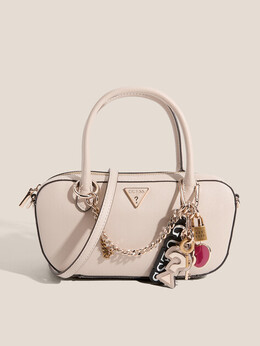 Guess: Бежевая спортивная сумка 